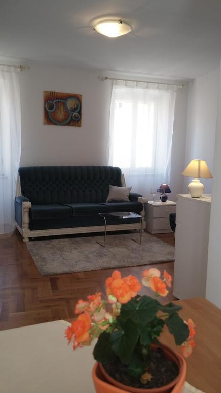 Arco Arina Apartment Pula Luaran gambar